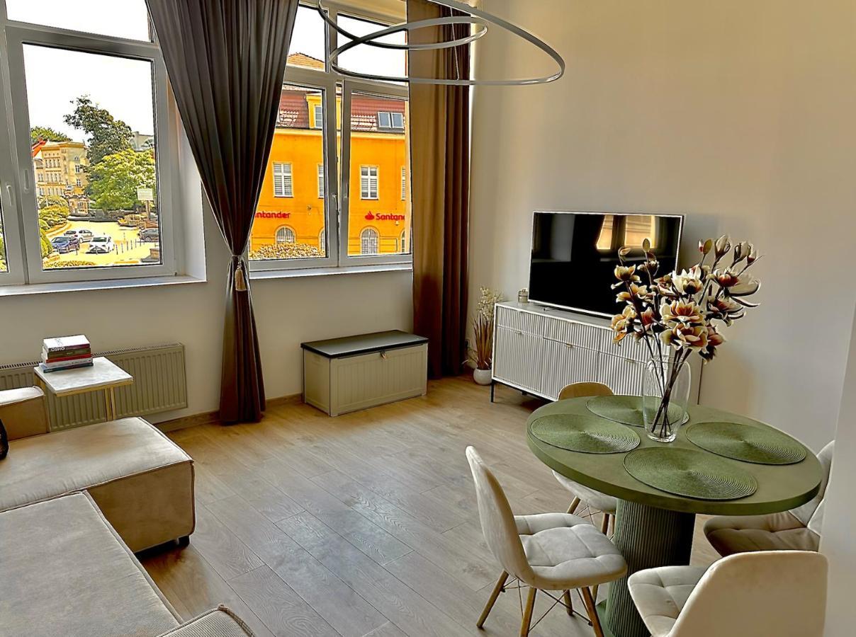 Apartmán Loft Przy Placu Niepodleglosci Jelení Hora Exteriér fotografie