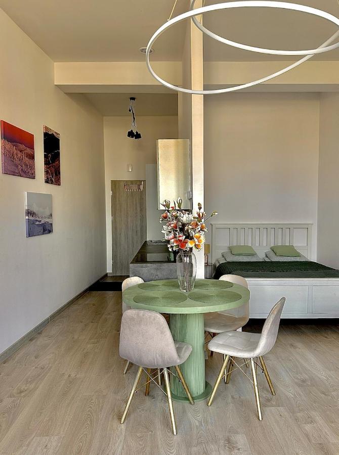Apartmán Loft Przy Placu Niepodleglosci Jelení Hora Exteriér fotografie